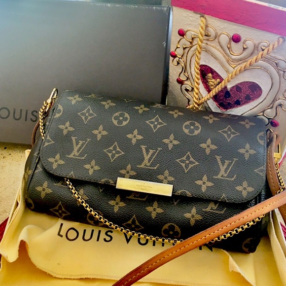 Louis Vuitton Handbags - LOUIE VUITTON AUTHENTIC CROSSBODY BAG❤️❤️❤️❤️